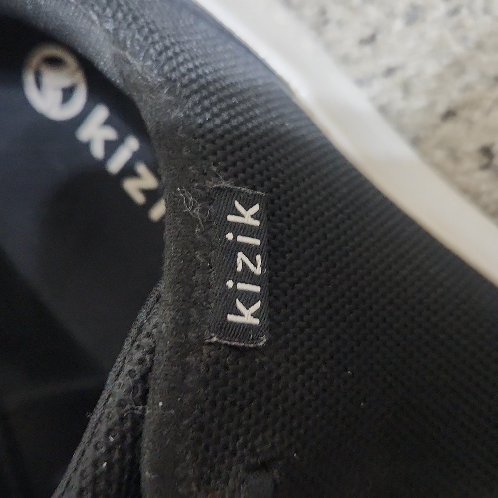 Kizik Unisex Madrid Eco Knit Sneakers in Black Size M 10.5/W 12 - Picture 12 of 13